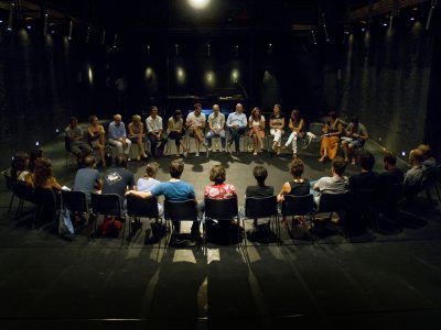 Corso internazionale itinerante di perfezionamento teatrale diretto da Franco Quadri e promosso da CSS Teatro stabile di innovazione del FVG, Fondazione Campania dei Festival/Napoli Teatro Festival Italia e ETI Ente Teatrale Italiano con la collaborazione di numerosi e qualificati partner europei - Francia, Belgio, Portogallo

direzione artistica Franco Quadri
XIX edizioneÊÊ2 agosto - 14 settembre eÊ7-11 dicembre 2010
Udine, Napoli - Roma, Bruxelles, Lisbona, Reims
maestro 2010ÊMatthew Lenton
assistente del maestro Sandy Grierson